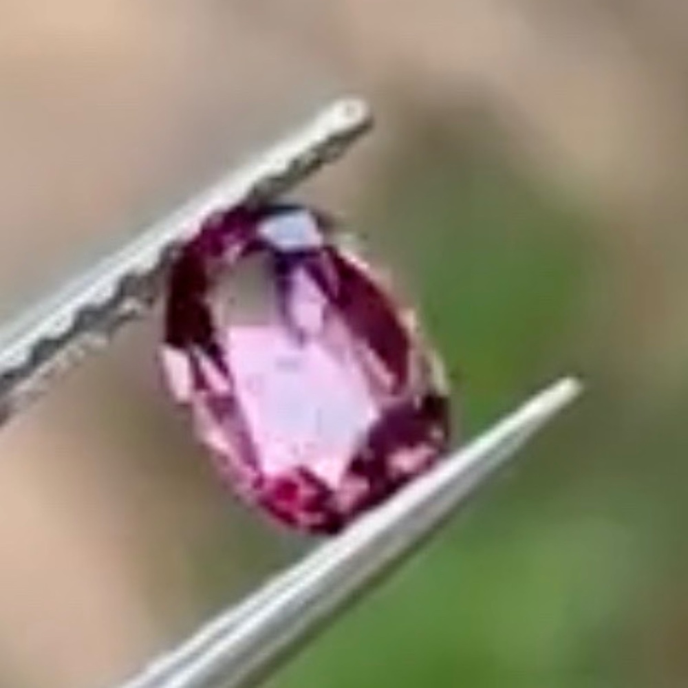 3.30 carats Umbalite Garnets - SIX Calibrated 6mm x 4mm - Eye Clean Stones - Picture 3 of 7